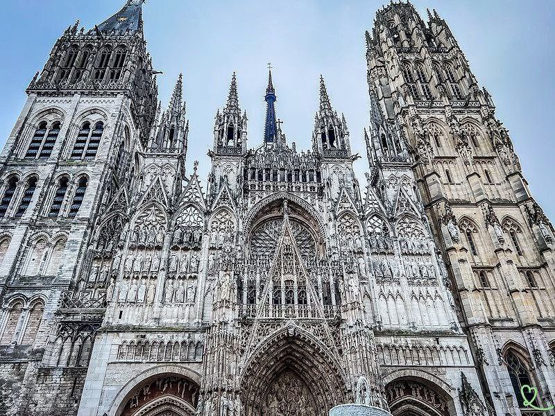 PastorBobJ67896's tweet photo. 🇬🇧 What Cathedrals Really Are

Gothic cathedrals are not temples for prayer; they are stone acoustic resonators designed to capture the electromagnetism of the air and convert it into healing vibration and energy.

The Power of Sound
Cathedrals are built over geological faults or water wells (electrolytes). They function as stone organs. The architecture (pointed arches and ribbed vaults) is designed to amplify the Earth’s resonance frequency. One did not go there to pray; one went to electrically recharge. The sound of the organ and Gregorian chants made the quartz in the stone vibrate, turning the building into a giant piezoelectric battery.

Stained Glass as Frequency Filters
The glass of the stained-glass windows contains pulverized metals (gold for red, cobalt for blue, silver for yellow). They were not for decoration. They are chromatic light filters. When the light from the Anode-Sun passes through these metal-charged crystals, it projects a specific frequency onto the faithful. It is quantum phototherapy. The color red (gold) charged the blood system, while the blue (cobalt) calmed the nervous system.

The Antenna: The Spire and the Gargoyles
Cathedrals end in sharp metallic points. They are ether lightning rods. They captured the static charge from the atmosphere (the energy flowing from Mount Meru) and brought it down through the structure. The gargoyles were not monsters; they were discharge points or collectors of magnetized water.

The Chartres Labyrinth: Resetting Human Software
Many cathedral floors feature labyrinths. By walking through the labyrinth over an area of high telluric charge, the human body (which is 70% salt water) acts as a capacitor. The circular movement and 180-degree turns force the cerebral hemispheres to recalibrate with the magnetic field of the Dome. It is a biological "system restart."

The Sabotage: The Council of Trent and the Silence
The Church banned certain musical intervals (such as the Diabolus in Musica). They knew that certain frequencies (Solfeggio) caused the human body to resonate with the freedom of the ether. By changing the tuning and the type of music, they turned energy power plants into programming centers. They stole sonic technology to ensure that no one could "turn themselves on" on their own.