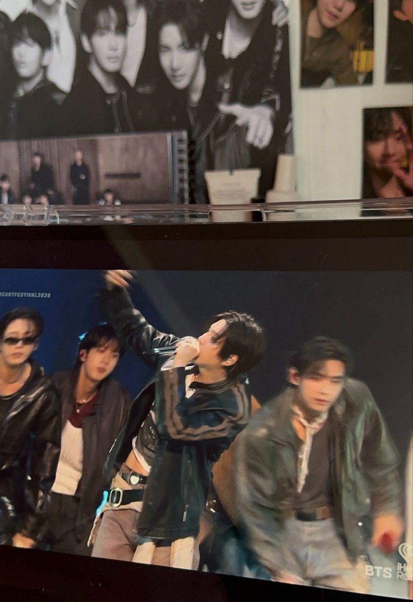 ManukanMar47730's tweet photo. We demand an apology to BTS and ARMY @TheWoodyShow
RESPECT BTS
RESPECT ARMY
ARMYS WITH BTS
#ArmyAgaistRacism
#ArmyAgaistXenophobia https://t.co/YMMiudLoq0