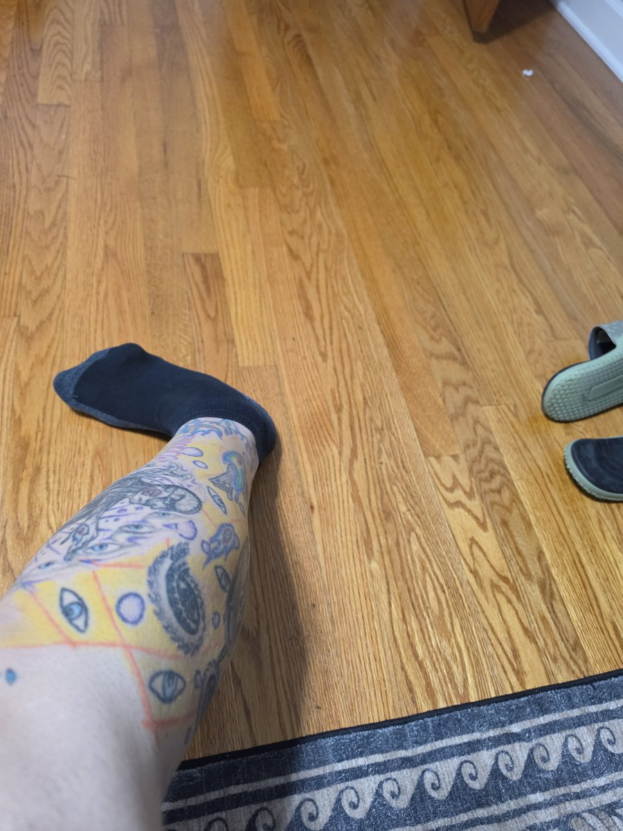 doug_laxton's tweet photo. My Tool - @alexgreycosm half sleeve is 20 years old. No photo edit. Still looks pretty damn good 💅
#TOOL #TOOLBAND #AlexGrey https://t.co/qcl9jjGP8M