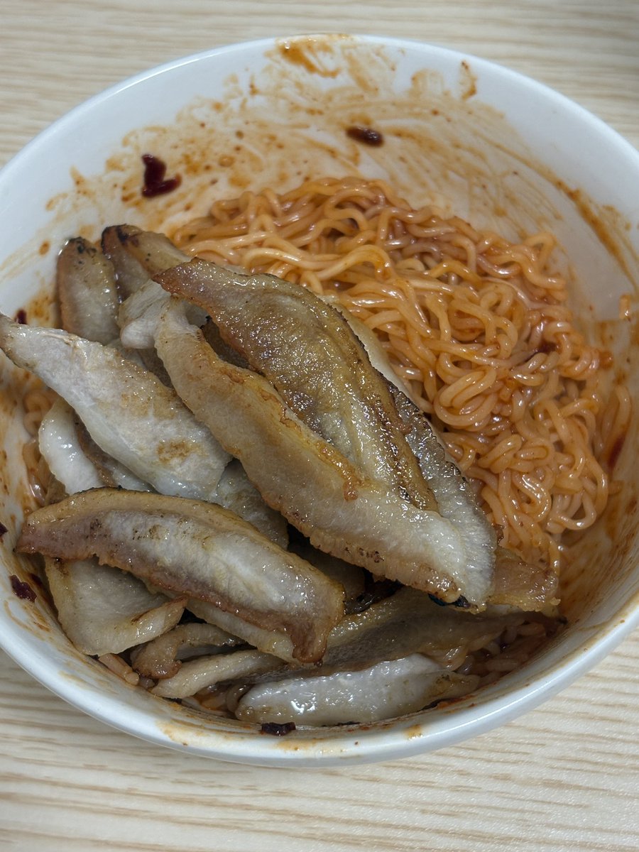 fukuiagain's tweet photo. 항정살이랑 비빔면 https://t.co/APC1G8XzEj