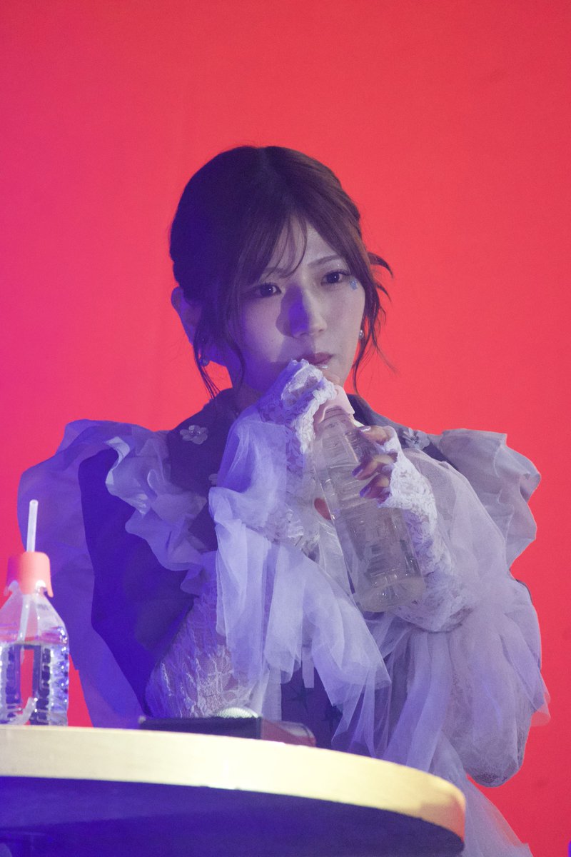 n2tsu_alog's tweet photo. 村山彩希ちゃん水分補給タイム🥤
#ゆうなぁファンミ 
#村山彩希 https://t.co/tbBX0lBPtF