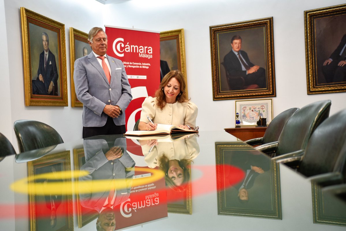 Navarro_PP's tweet photo. La @Camara_Malaga es uno de esos grandes aliados que deben tener las administraciones para que el tejido empresarial de Málaga siga creciendo.
La internacionalización de nuestras empresas nos hace más fuertes y más competitivos, y desde el Gobierno andaluz seguiremos en esa línea https://t.co/hBlst9PTzv