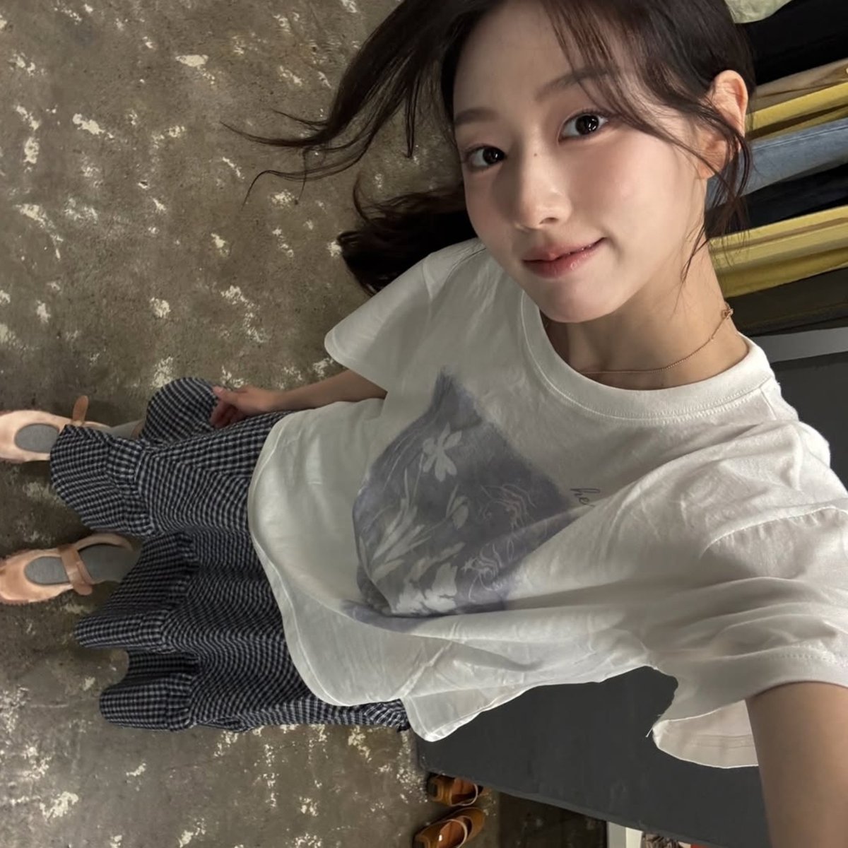 happpy_ein's tweet photo. ㅤㅤ𑣲⋆  Same  angle,  different  outfit,  same  beauty   ㅋㅋㅋ~ https://t.co/6eixAr5A1L