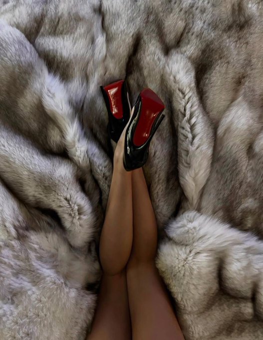 Louboutinmuse_'s tweet photo. https://t.co/py8r5epAHx
