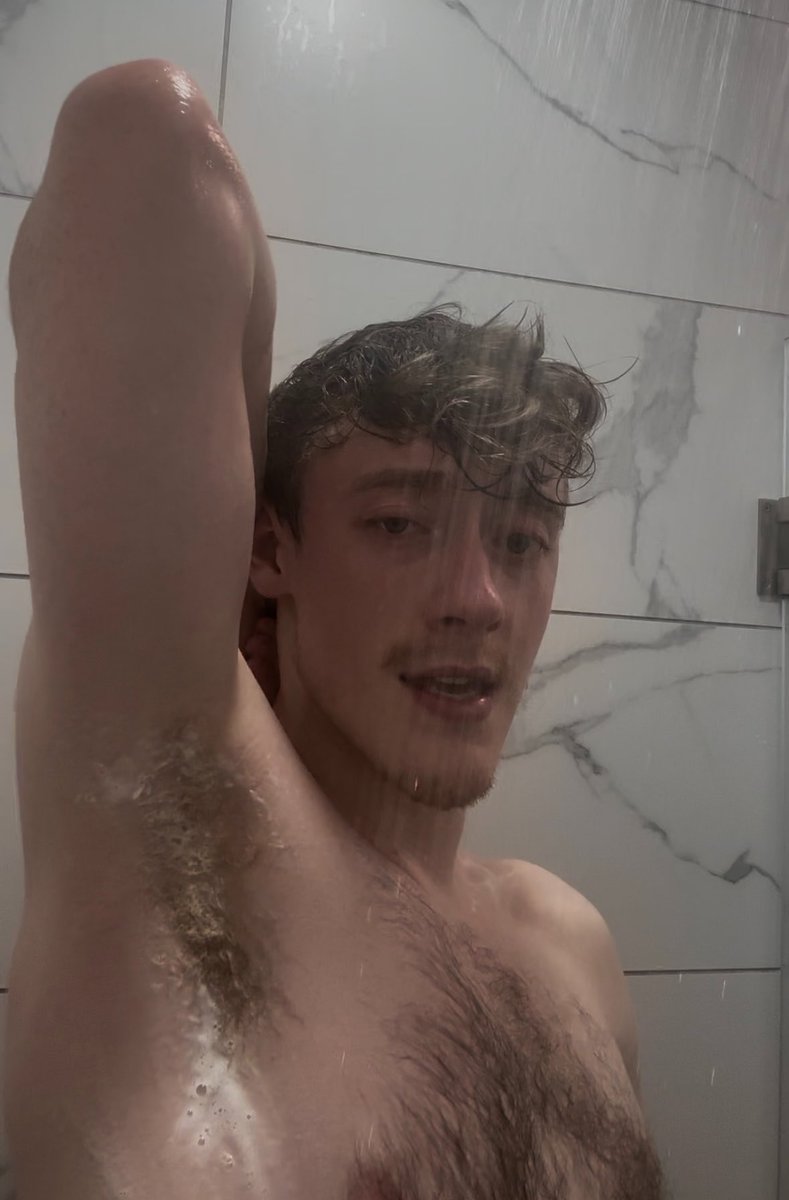 NaurCleoor's tweet photo. Performative showering 🚿 https://t.co/ObapW64OBo