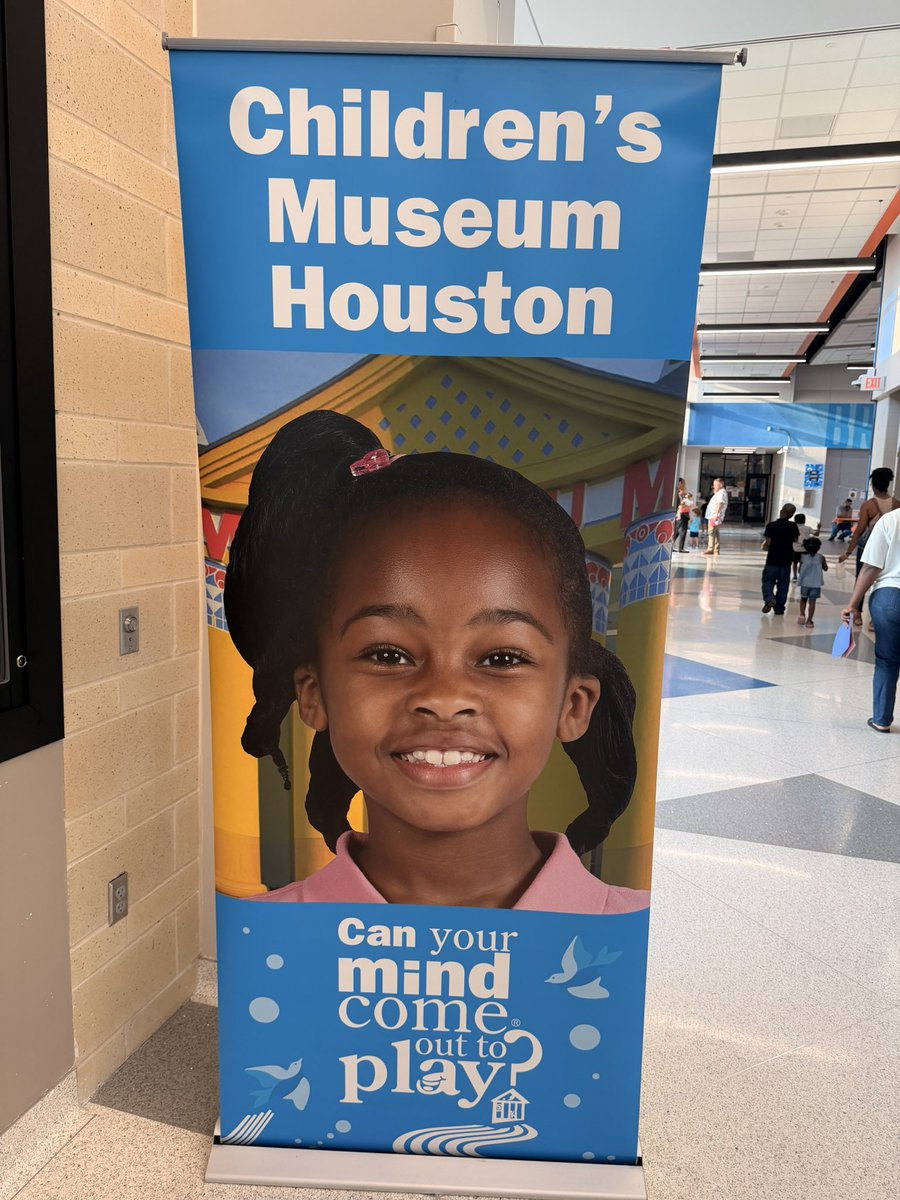 PrinSilliman's tweet photo. Thank you @cmhouston for partnering with us here @BrosnahanES for our Open House/Curriculum Night! Having fun while learning is the Bronco way! @CyFairISD #BroncoTough https://t.co/CCHMaacuil