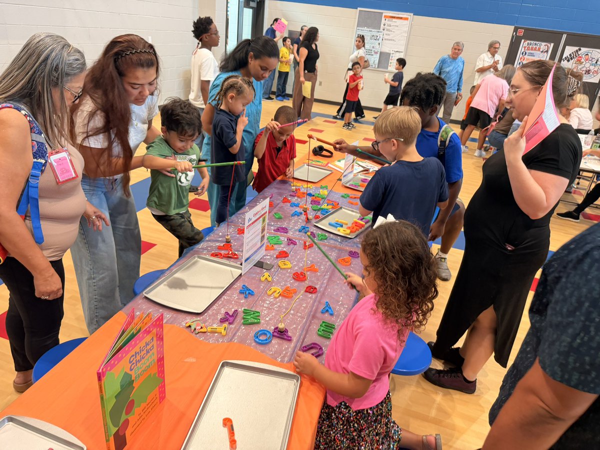 PrinSilliman's tweet photo. Thank you @cmhouston for partnering with us here @BrosnahanES for our Open House/Curriculum Night! Having fun while learning is the Bronco way! @CyFairISD #BroncoTough https://t.co/CCHMaacuil