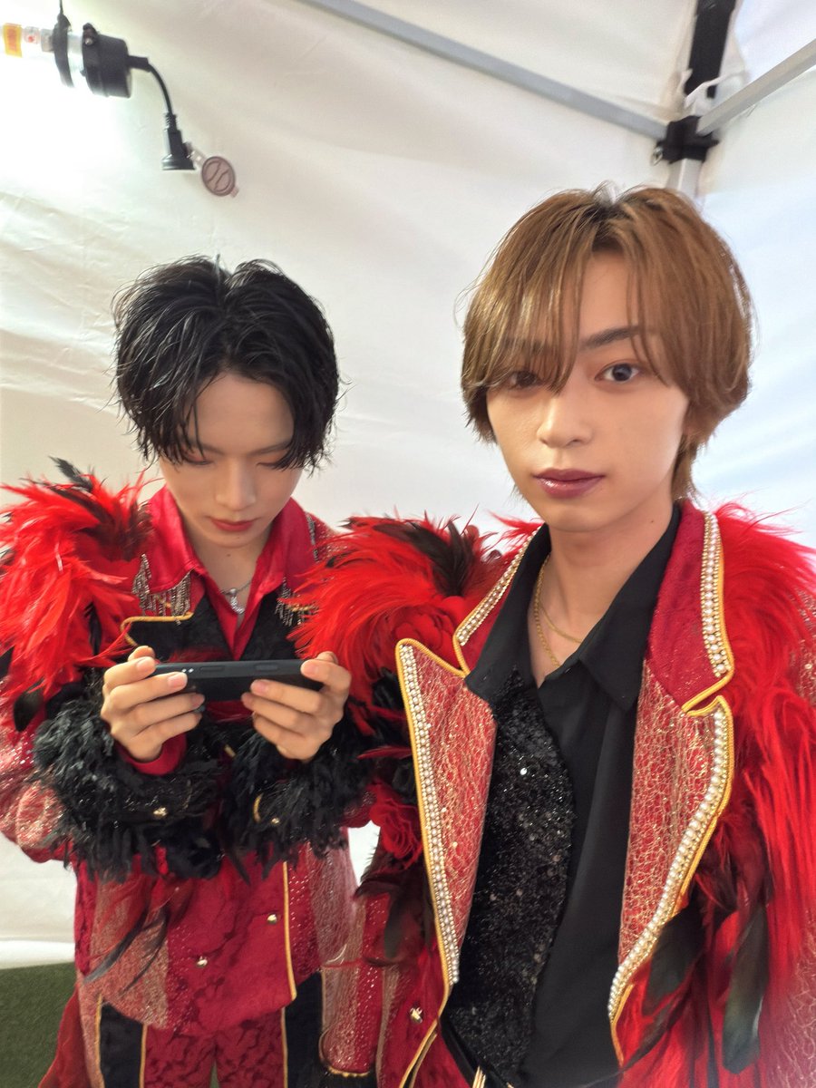 shuntakondo_'s tweet photo. リリイベの会場にダウンタイムの弟が居た
まだ推しの配信みてた

#ダウンタイム
#弟ニキ https://t.co/m5u7wgSHK7
