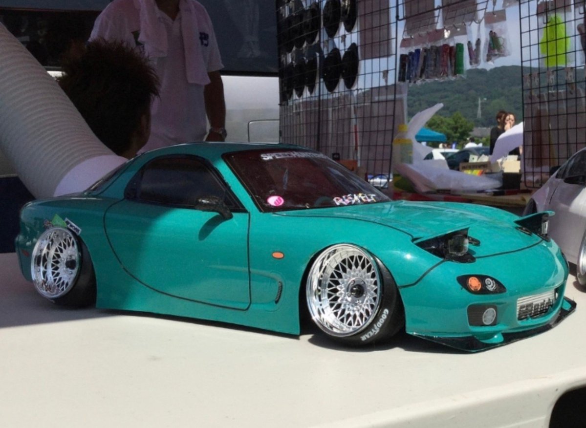 tofu_hakai's tweet photo. #フォロワーの８割が体験した事無さそうなこと
ラジコンやってた頃　ラジコンのイベントでアワードもらったのと
スタンスネーションにラジコン展示した
確か(小６） https://t.co/saaVUd97HJ