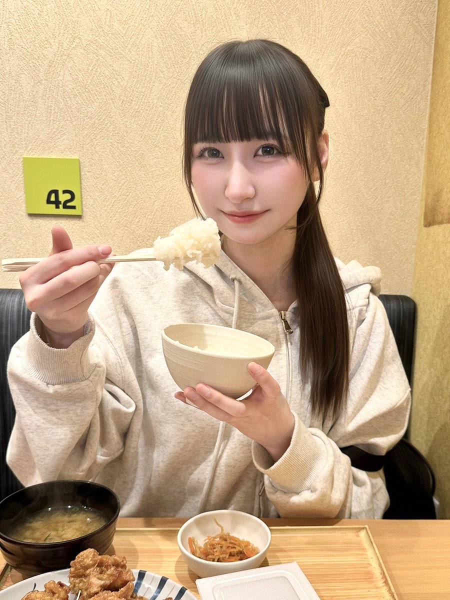 KariMen_dekune's tweet photo. ひとくちがデカいアイドル🍚 https://t.co/gfpgZ0c1gU