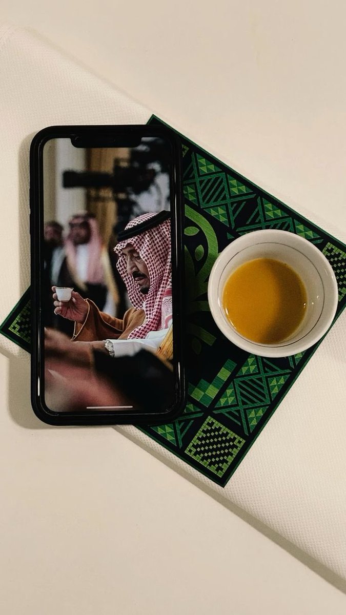 N911448's tweet photo. القهوة والوطن يجمع بينهما عبق الانتماء ،رائحة الانتماء: تشبه رائحة القهوة..
وطني روح تمثلت في  فنجان قهوه..
قهوة اليوم برعاية وطن العز والفخر 
نجد…🤍💚🇸🇦  

 #اليوم_الوطني_السعودي
 #اليوم_الوطني_السعودي_نحو_القمة_96 
 #قهوة_المساء https://t.co/hz7oex24gp