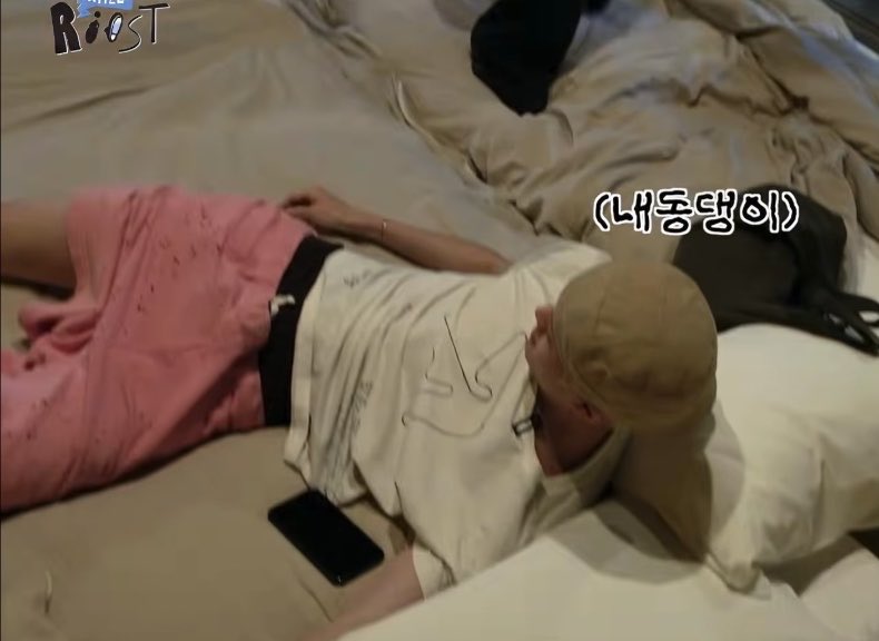 LUV_ddori's tweet photo. 아씨 다 눈감아 https://t.co/fK0b9iCPPS