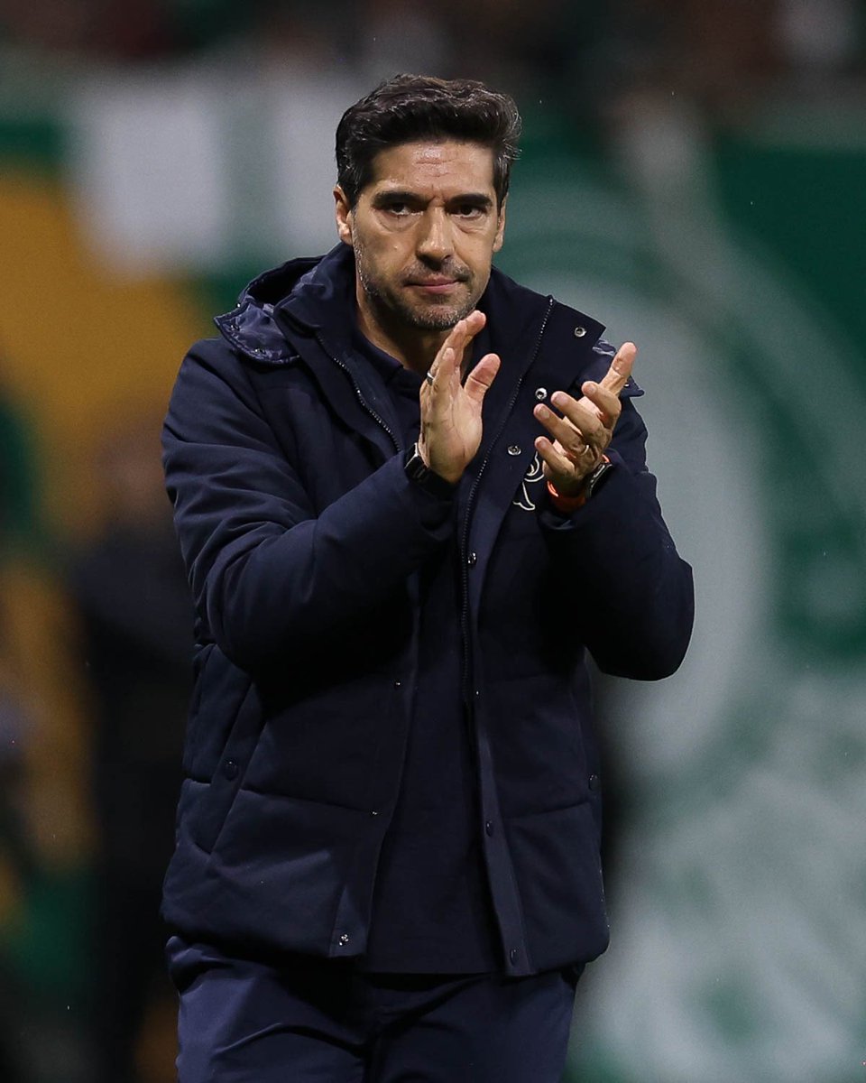 futebol_info's tweet photo. 🚨 ATENÇÃO! Segundo o jornal português Correio da Manhã, Abel Ferreira, do Palmeiras, é o favorito no Sporting para assumir o comando do time português em caso de demissão de Rui Borges, pressionado no cargo.
🗞️ @cmjornal
📸 Cesar Greco/SEP https://t.co/o5xNm6PoNH