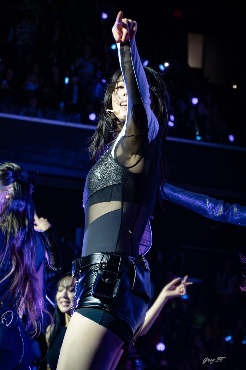 Starknandesuka6's tweet photo. Grey_PT
[260922] aespa LIVE TOUR - SYNK : COMPLæXITY - in Washington DC   #KARINA #카리나 #aespa #æspa #에스파 https://t.co/NmQuYqVjZh