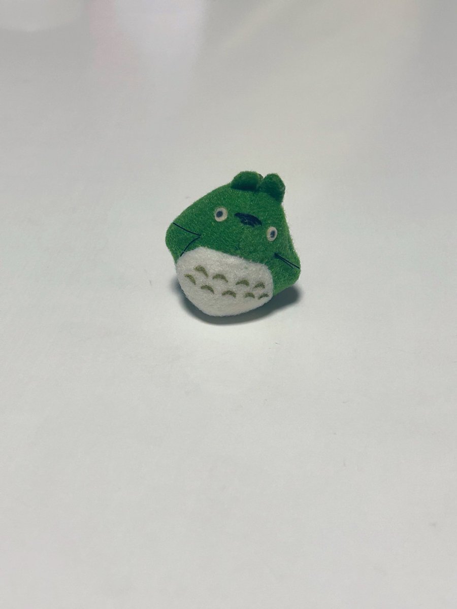 kyusuke333's tweet photo. ルカさんに頂いた妖狐蔵馬と安くなっててつい買ったチェンソーマンとめちゃくちゃ小さいトトロ✨✨全部かわいい😍✨うれしい✨✨ https://t.co/Wge2W7y34R