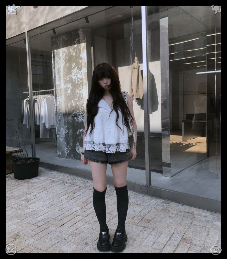 asobi_sks's tweet photo. 🧛Morning on the production floor: plan ready, work started with enthusiasm!In the afternoon, Lila changed into a casual yet stylish fall look—oversized gray sweater, black leather leggings, and white sneakers. She added a black beanie, keeping warm and looking cool. https://t.co/xZaFqSJD2J