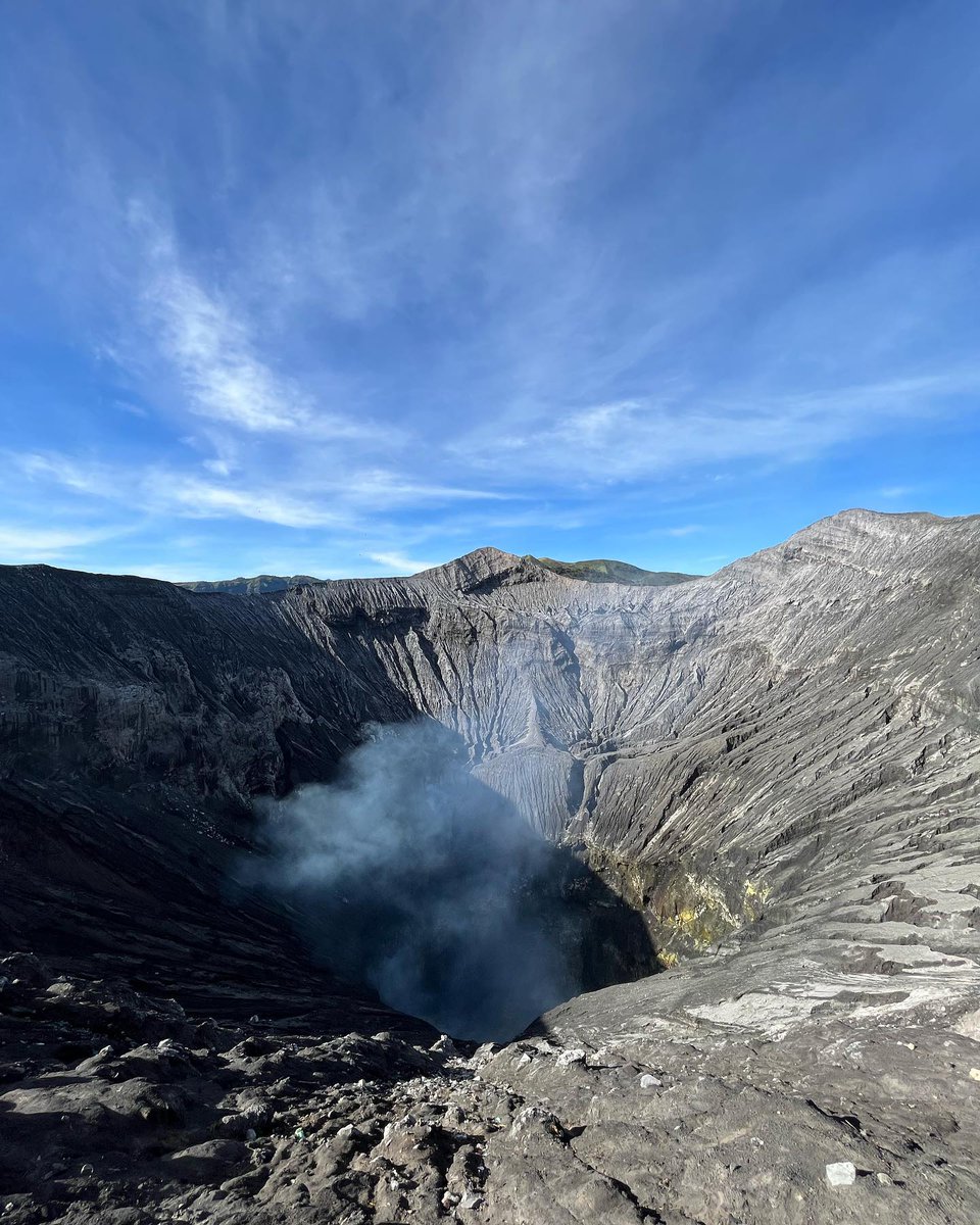 MeridethMazd's tweet photo. Sunrise views of Bromo https://t.co/aT6dUB7Y5z