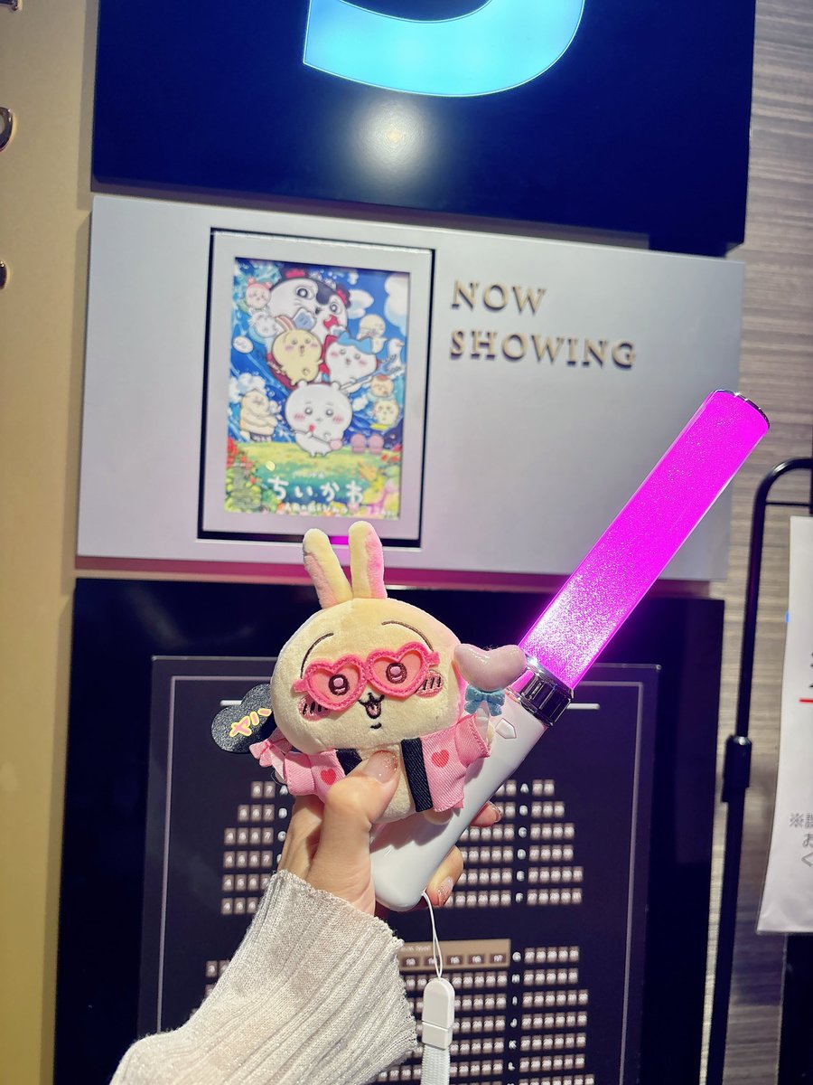 fanks4001's tweet photo. TOHOシネマズ梅田(  •̀ •́ )୨⚑︎゛
ちいかわ応援上映行ってきた！！
関西ならでは？のツッコミがあったりおもしろすぎたꕀ⋆✨✨ https://t.co/c40miFveIh