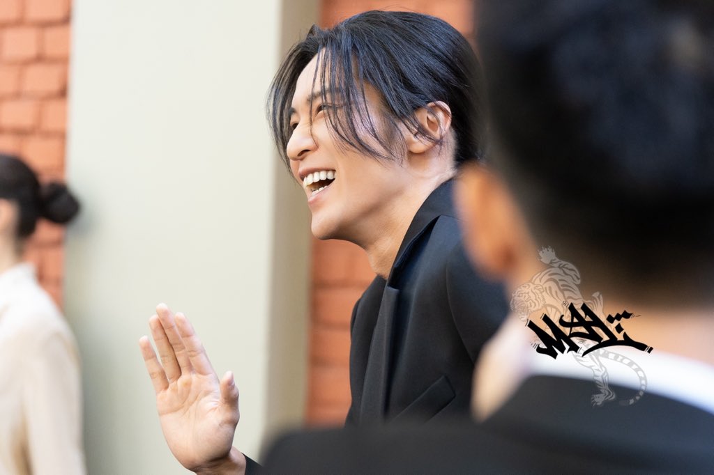 mmm___xxx__0609's tweet photo. 260923 FENDI SS27 in Milan

#FENDIxRenMeguro #RenMeguro
#FENDISS27 #目黒蓮
#SnowMan #FendiAmbassador https://t.co/tpD7mvp0jz