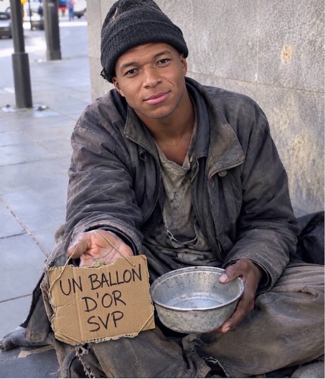 zouggi75's tweet photo. Sois un peu digne @KMbappe https://t.co/beRV5FB5oW