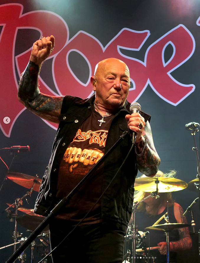 RockstageRiot's tweet photo. RIP: Wir trauern um Gary „Angry“ Anderson, Frontmann der Hardrock-Legende ROSE TATTOO 🇦🇺, der 79-jährig am 21.09.2026 starb. 🌹🌹🌹 (Foto von der Abschiedstour "One Last Ride" in der Batschkapp in Frankfurt am Main, 5.08.2026) #angryanderson #ripangryanderson #rosetattoo https://t.co/kfukCyeojg