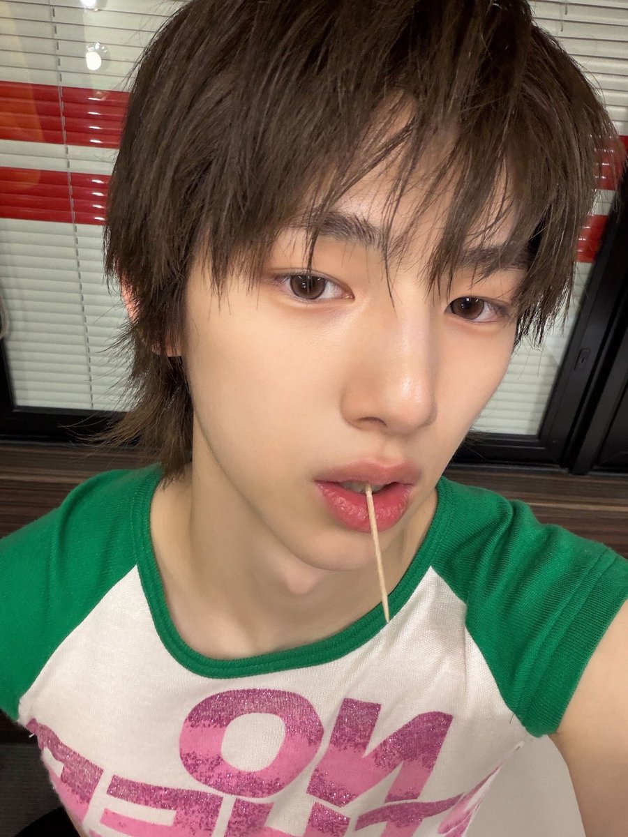Eternaljuhoon's tweet photo. Kesekian kalinya juhoon pake baju cewe. Pertama pas pake croptop putih ijo, kedua pas pemotretan w Korea &amp; pake rok jg. ketiga kemarin dia pake short dress. Pas pemotretan Dior jg dia pake rok. Gue suka banget sisi feminimnya dia. okay pretty boy you can wear anything you want🩷 https://t.co/Epn48g9ydY