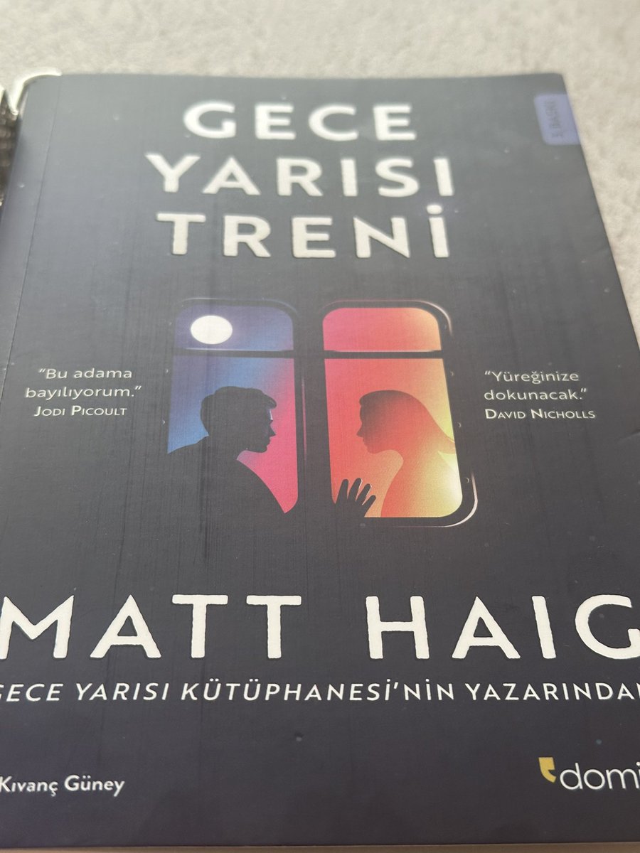 merveebektass's tweet photo. Bazı yolculuklar bir biletle değil, bir sayfayla başlıyor ve benim yolculuğum burdan başlıyor. ☕️📖 Peki sizin yolculuğunuz? https://t.co/m8C3x2KbAX