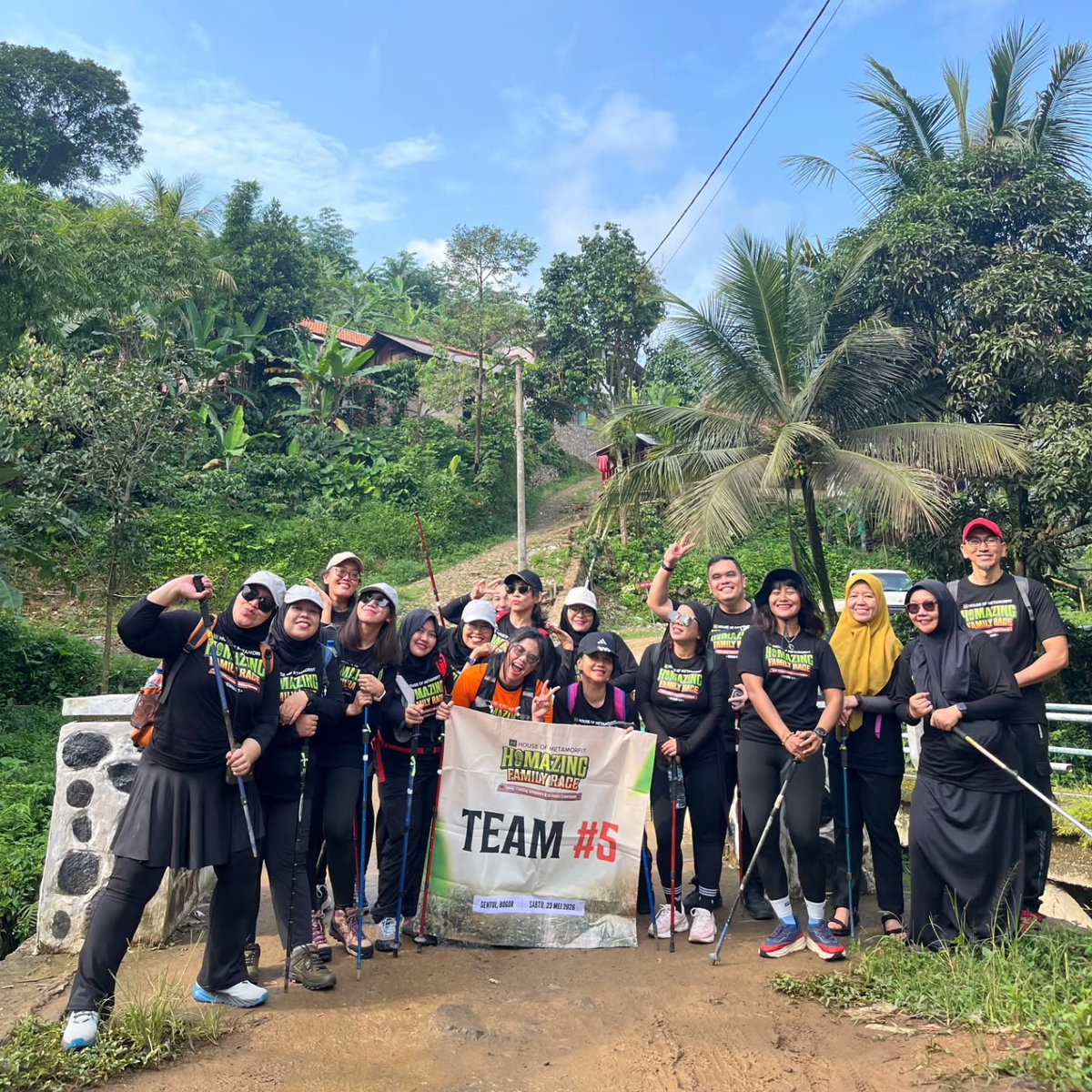LeenaWolak's tweet photo. Let’s go, Homazing Family Race! 🤭 
Group 5, always staying united! 🤗😍🫶🥰 
Never give up until we reach the top! 💪🔥 https://t.co/TcfNiiyWWC