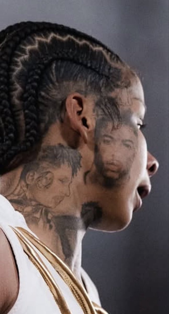 pablitoesco777's tweet photo. This how you know the bitch slow she got 2 tattoos of a man’s face that don’t even claim her kid https://t.co/GfJgUVneRt