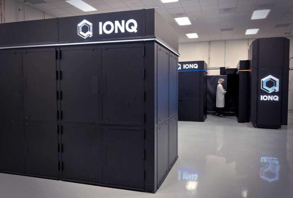 LukeAndersonF6's tweet photo. $IONQ: There are two rooms—make sure you don’t go into the wrong one. (The number is on the homepage; add it to get the full report.)

The first room is the lab. The error-correction decoder runs on a standard CPU, simulating up to 408 logical bits and 31.5 million operations, with latency reduced to 0.02%. This proves that the classical side can keep up—it does not prove that Forte already has 408 logical bits. The decoder and the quantum chip are still two different things.

The second room is the server room. Israel’s natural gas pipeline network and Classiq applied scaled-down pressure optimization to Forte-1, using only two layers of circuitry—compared to the simulator’s 30 layers. The solution falls close to the classical optimum and is effective, but it’s a small network with shallow circuits. Solving the pipeline problem doesn’t mean power grid scheduling has been quantized.

The money is in the third table: machine shipments, cloud usage, and backlog. Cash burn is also on the same sheet. The after-hours session is driven by headlines; Q3 will depend on whether hardware shipments continue.

Today: $42–$48. If the opening price hits above $47, it will first pull back to $43–$45; if it holds steady at $45, it could test $48.
1–3 days: $39–$50. Once the hype fades, it will likely return to around $40.
4 weeks: If Q3 revenue shows backlogs converting to revenue → $44–$55. If only papers and no shipments → $34–$40. $85 is the previous high; that’s not on the cards this week.

The error correction on the CPU is just scaffolding. The pipeline on Forte is a proof-of-concept. The stock price is driven by the next machine, not the next arXiv paper.

#IONQ is not investment advice.