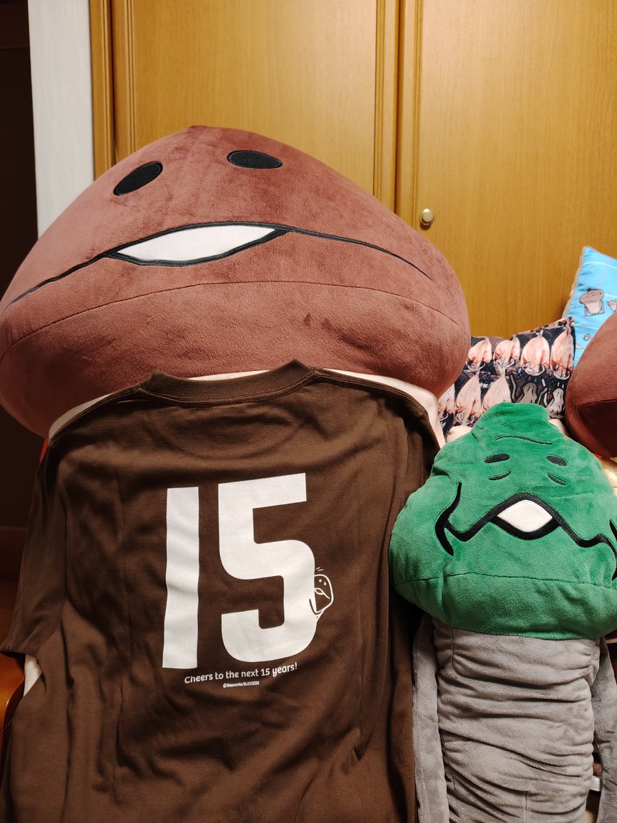 n0nameco's tweet photo. 最近収穫したもの( ˊ̱˂˃ˋ̱ )
#なめこ #ScoLar コラボ クラシックダイナー🍔スカート、バッグ
ラウワン限定プライズなめこ
なめこ栽培キット15周年Tシャツ https://t.co/PIQsif1t0b