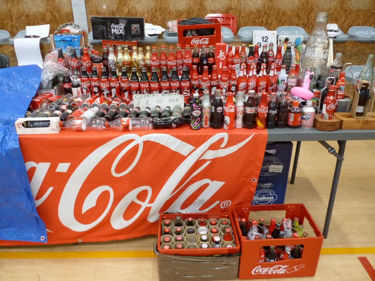 sants3radio's tweet photo. El #PobleSec acull la 32a edició de la Festa del #Col·leccionisme a la Pista Poliesportiva de les Tres Xemeneies.
Al #SantsMontjuïcAlDia entrevistem als col·leccionistes i firaires que van participar @el_troc.

🎧Audio👉https://t.co/xZHCgqxxde
📰Notícia📸👉https://t.co/pCHAhuEabR https://t.co/Vv7QP9iCRJ