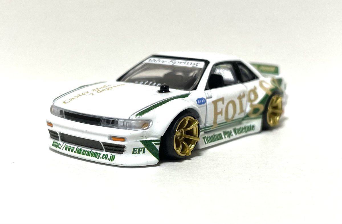 Rice_Blue2000's tweet photo. トミカ カスタムワークスの
NISSAN SILVIA

ホイールが交換できます。ディスプレイモードで車高を落として撮影📷

ビス留め風ワイドフェンダーが特別感を演出してます

#ミニカー 
#トミカ 
#カスタムワークス https://t.co/fcRfZT2oNP