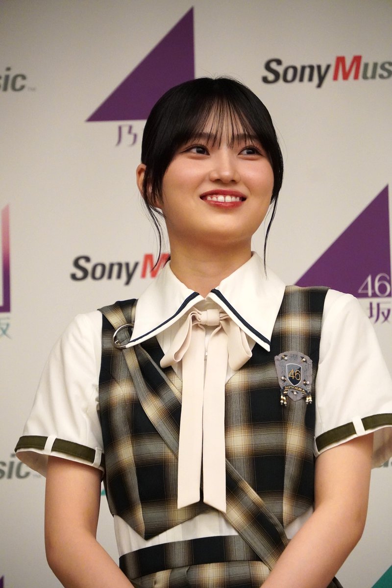 emogram_sankei's tweet photo. 櫻坂46・的野美青さん
「青葉坂46」会見に登壇

泣きながらソーラン節を踊った
オーディション秘話を告白✨

「熱い想いを大切に
どこまでも一緒に行ける
環境を整えて待っています」と
未来の後輩へエールを送りました👀

#的野美青 #櫻坂46
📸詳細👇
https://t.co/92giGUt1uN https://t.co/DlGWrgajxs