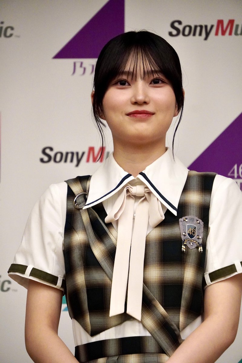 emogram_sankei's tweet photo. 櫻坂46・的野美青さん
「青葉坂46」会見に登壇

泣きながらソーラン節を踊った
オーディション秘話を告白✨

「熱い想いを大切に
どこまでも一緒に行ける
環境を整えて待っています」と
未来の後輩へエールを送りました👀

#的野美青 #櫻坂46
📸詳細👇
https://t.co/92giGUt1uN https://t.co/DlGWrgajxs