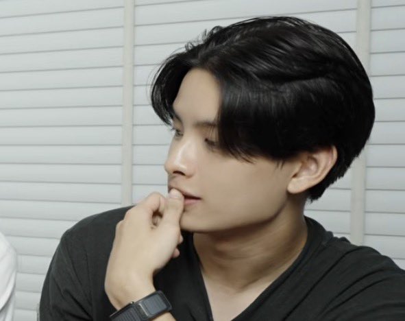 kittymeowknp3's tweet photo. สันกรามขุนพล ชัดมากก  กรอบหน้าชัด หุ่นลีน เหมาะกับลุคนายแบบมาก🙂‍↕️🙂‍↕️ https://t.co/cM7ZBjtPay