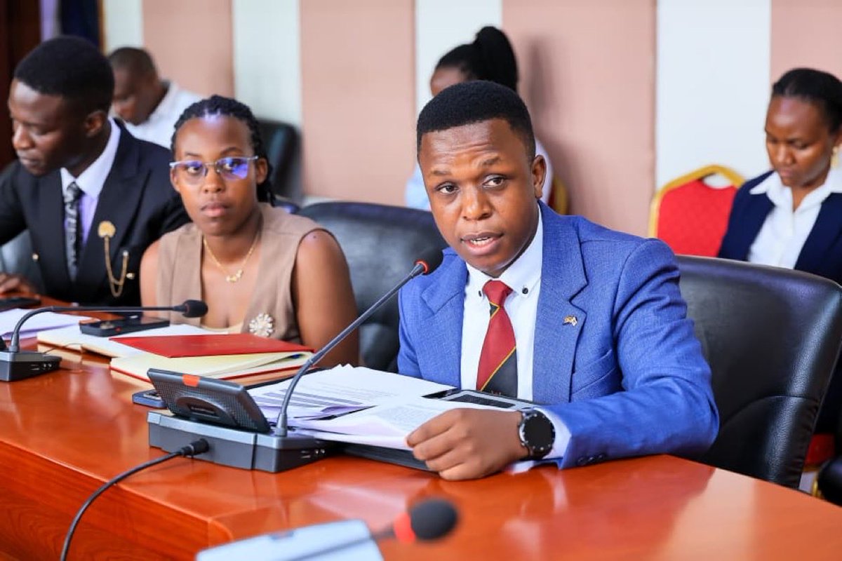 TheGuardjt's tweet photo. Speaker @ObothOboth has backed Makerere University Guild's push for more female halls of residence.
He made the commitment when Guild Speaker Mutatiina Travis Muhwezi and Deputy Guild Speaker Evas Akello led a delegation to Parliament.
The Guild said female students face acute accommodation shortages. Speaker Oboth said Parliament will fast-track any funding request for new female hostels.