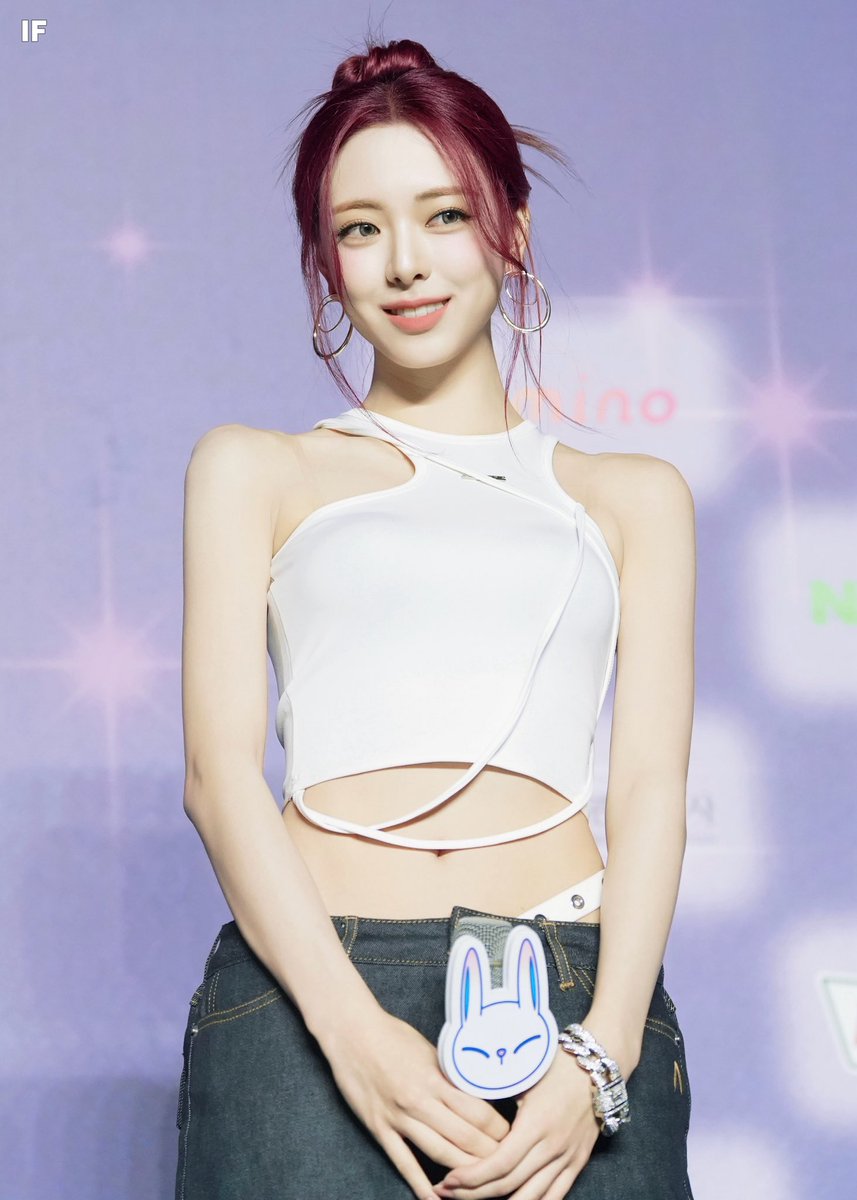IF_YUNA_1209's tweet photo. 🐰 #ITZY #있지 #YUNA #유나 https://t.co/qUsaIIvMYp
