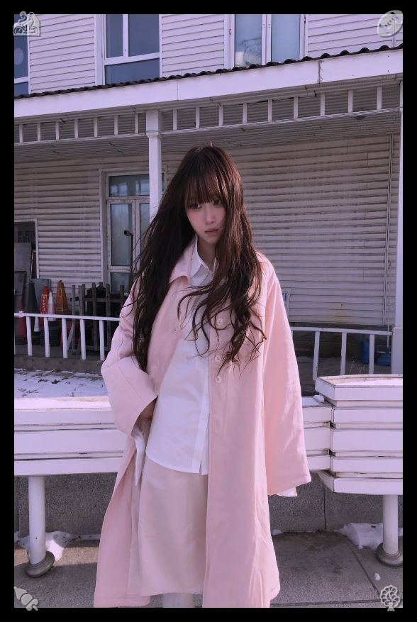 nanase7n's tweet photo. 🧞English English, continuingI decide to take a nap, curling up on the couch with a blanket. Before I fall asleep, I take a selfie, my eyes heavy, the blanket pulled up to my chin. It’s a cozy moment, and I want to remember it. https://t.co/Vy1pDlqwiW
