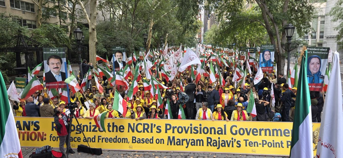 GiulioTerzi's tweet photo. Migliaia di sostenitori del Consiglio Nazionale della Resistenza in Iran #CNRI si sono riuniti sotto Palazzo di Vetro a New York, in occasione dell’81ª Assemblea generale delle Nazioni Unite, per urlare a gran voce il proprio dissenso nei confronti del regime dei mullah a Teheran - e dei loro rappresentati che in questi giorni interverranno all'ONU - per un Iran finalmente libero e democratico, fondato sullo Stato di Diritto, che ripudia la pena di morte, non nucleare e che sia protagonista attivo per la pace in Medio Oriente, così come delineato nel "Piano in 10 punti" della Presidente-eletta del CNRI, @Maryam_Rajavi  #UNGA81HLW #FreeIran10PointPlan #FreeIran 
@FratellidItalia @fdieuropa @ecrgroup @FDI_Parlamento @fabiorampelli @naike_gruppioni @MarcoScurria @donneiran @GiovaniIraniani @HakamianMahmoud @iran_policy @GlobalCRL    @GeopoliticalCen  @nazione_futura @vocedelpatriota @SecolodItalia1 @AntonioStango @FIDU_ETS @europainitalia  @HandsOffCain_It @Giov_Nazionale