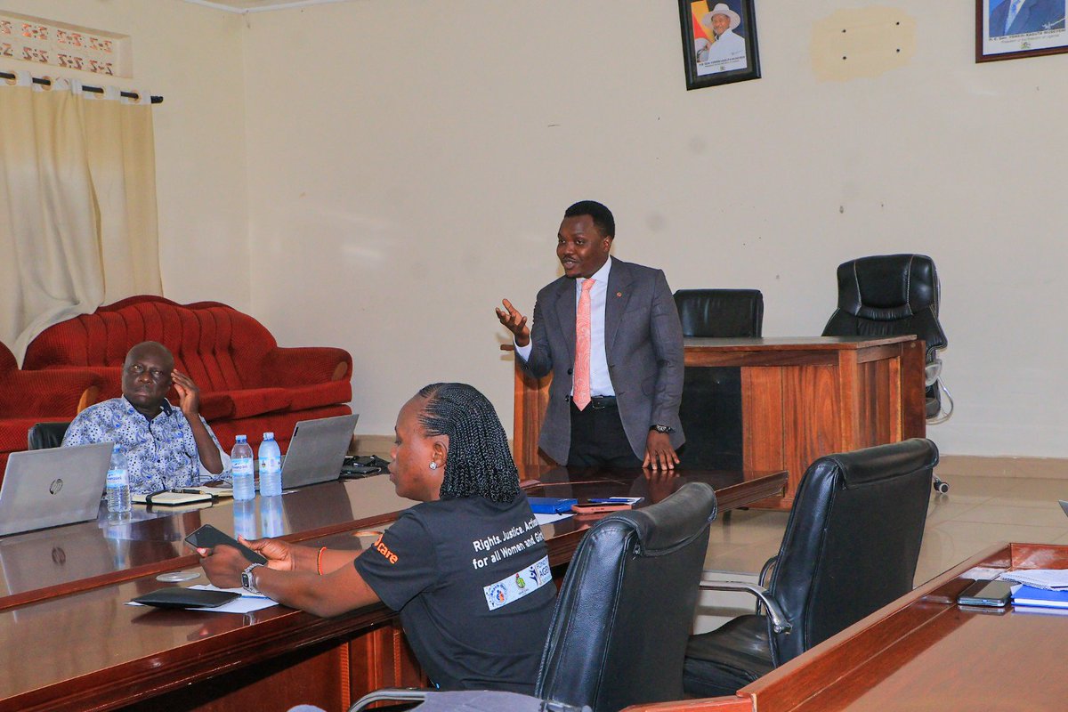 AruaCityUg's tweet photo. KfW today met Arua City leaders and NWSC to review progress on the UGX 90bn Climate Resilient Project Arua. The project covers waste management, drainage, sanitation, urban planning, water supply, sewerage and Enyau River restoration, strengthening climate resilience in Arua. https://t.co/p1biPavUhH