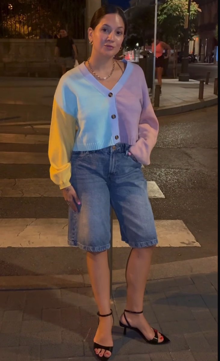 blonded_2001's tweet photo. la bronca q me da cuando tengo visualizado un outfit y cada prenda debería combinar bien pero cuando me lo pongo quedo así https://t.co/IDoJ0PaaDJ