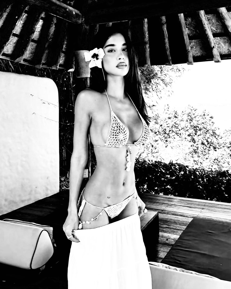 rebaierl's tweet photo. #thenakaisland
#louisrebecca
#myfamily https://t.co/OJYSQBX1Aa