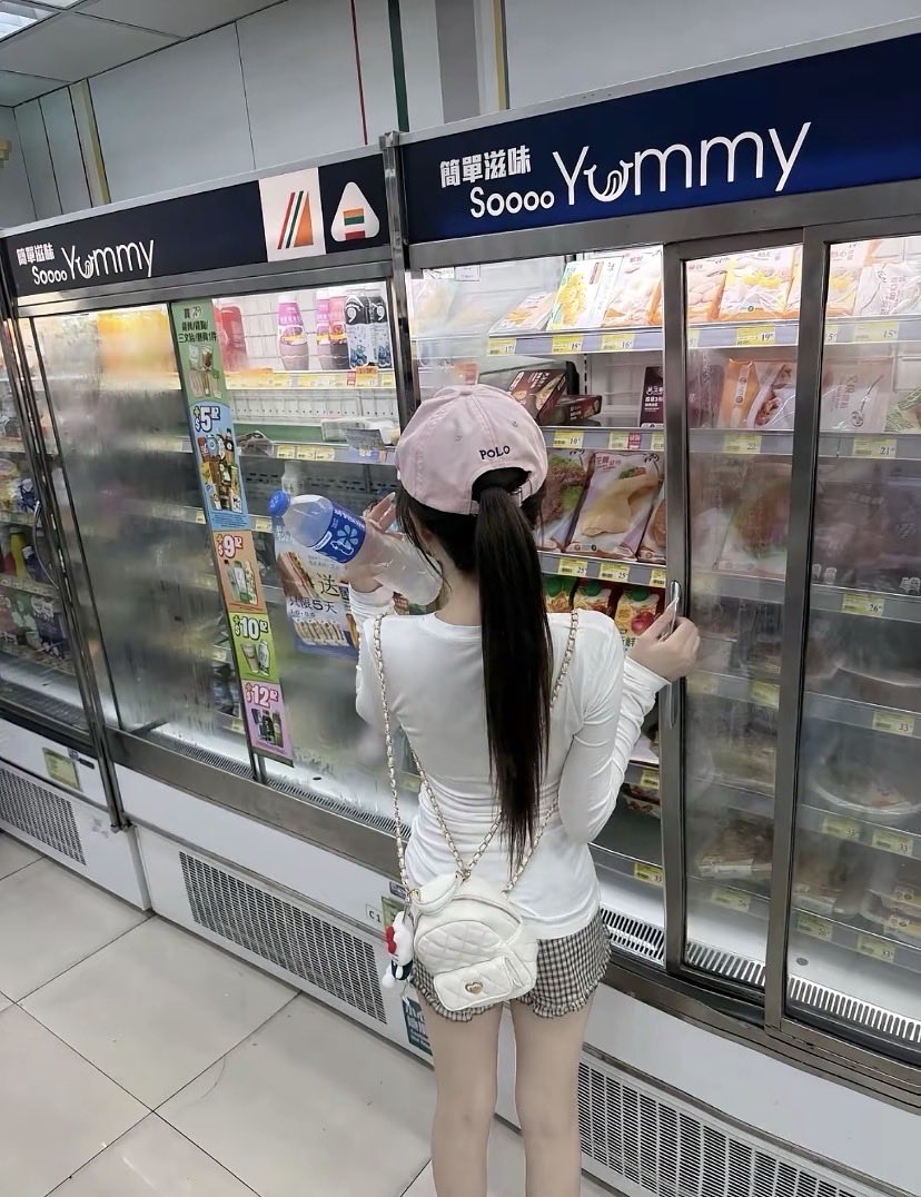 DiemNgthi's tweet photo. thích mấy a kuto và muốn nhấp🥴 https://t.co/JFXOou4lYP