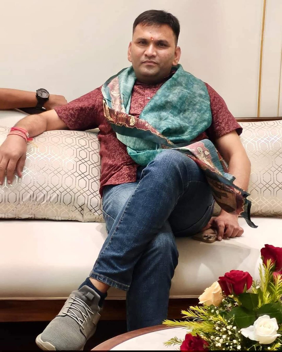 DrKRRAIGAR's tweet photo. अजीज मित्र हर सुख दुःख में कदम से कदम मिलाकर साथ देने वाले भाई हेमंत जकड़ी जी को जन्मदिवस की हार्दिक बधाई एवं उज्जवल भविष्य की शुभकामनाएं...
      ईश्वर से यहीं मंगल कामना कि आप सुखद स्वास्थ्य के साथ निरन्तर आगे बढ़ते रहें|
@Jakadihk https://t.co/JXMDD7p5eC