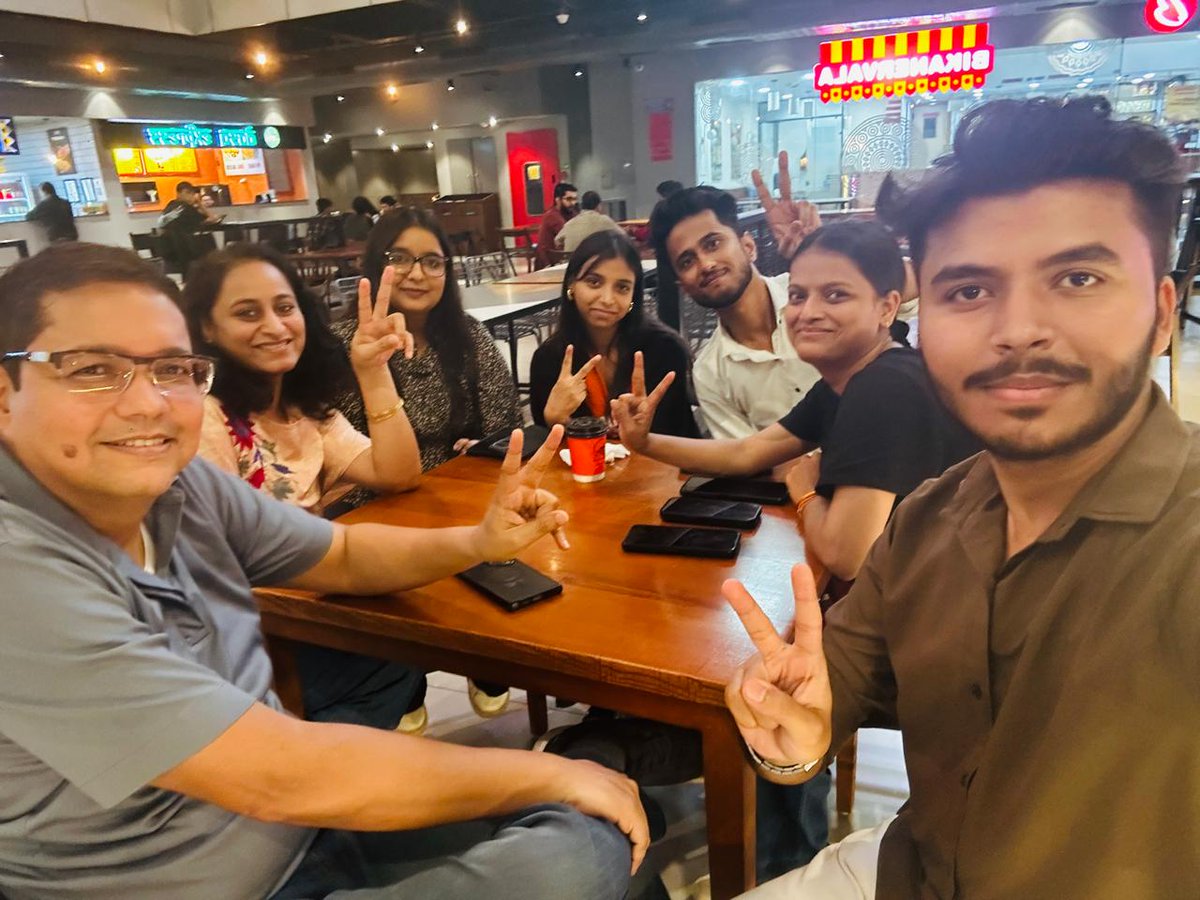 eletsonline's tweet photo. Chai pe Charcha at Elets Technomedia! 

Good conversations, great company, and a few moments of laughter beyond the work desk. Here’s to teamwork, bonding, and making everyday workdays a little more memorable! 

#EletsTechnomedia #ChaiPeCharcha #TeamElets #TeamBonding https://t.co/3lwNnbMPZU