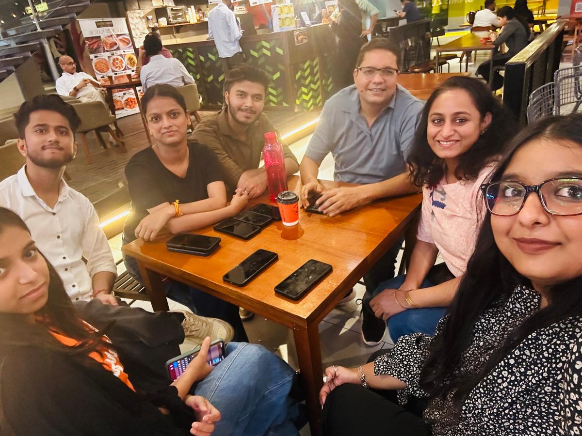 eletsonline's tweet photo. Chai pe Charcha at Elets Technomedia! 

Good conversations, great company, and a few moments of laughter beyond the work desk. Here’s to teamwork, bonding, and making everyday workdays a little more memorable! 

#EletsTechnomedia #ChaiPeCharcha #TeamElets #TeamBonding https://t.co/3lwNnbMPZU