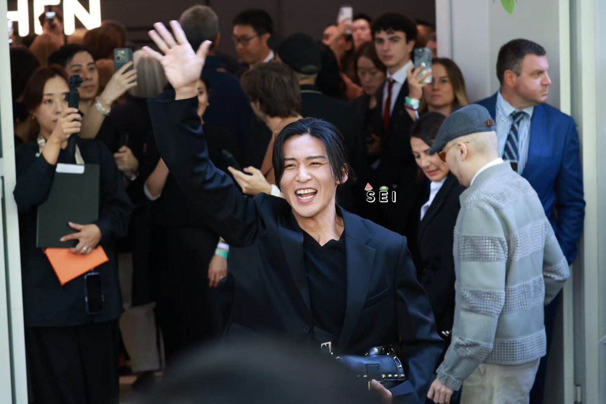 kappasuikaaa's tweet photo. 230926 FENDI SPRING/SUMMER 2027
目黒蓮 PREVIEW 

⭕️ REPOST OK 

 ❌️ PLEASE DO NOT CROP MY LOGO OUT ❌️ 

 ❌️ DO NOT EDIT W/O PERMISSION ❌️ 

All that matters is your smile 😊🖤

#RenMeguro 
#目黒蓮 
#RenMeguroxFendi
#Fendi 
#FendiSS27 https://t.co/YF1lTkl0UW