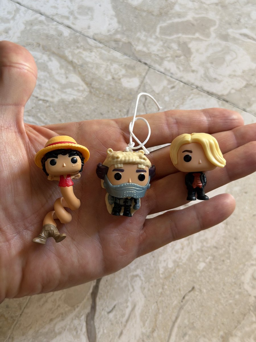 Zoro__90's tweet photo. Mi è andata male solo ieri #onepiece #kinderjoy https://t.co/ch0qsvsyOl