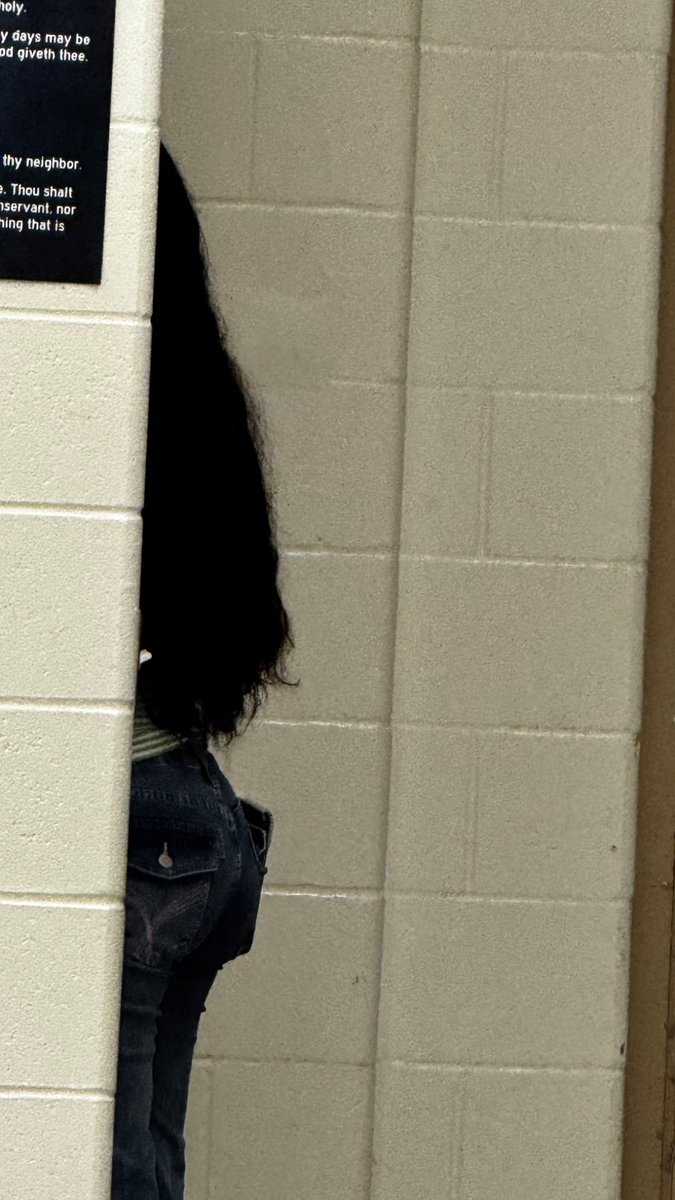 antony3552's tweet photo. thick teen sexy ass in highschool #sexy #horny #ass #nsfw https://t.co/6y3ObOHXtO